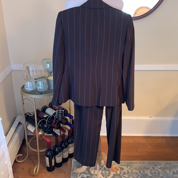 NWT Kasper Size 10Petite 3 Piece Pantsuit New and beautiful! - Picture 3 of 12